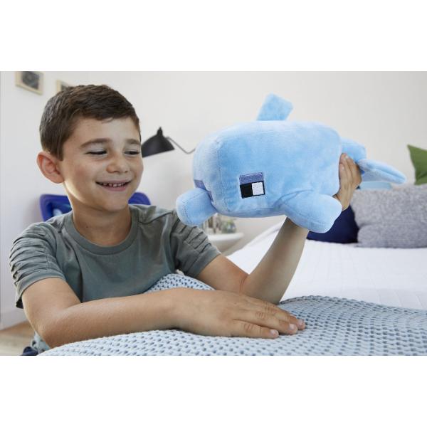 Adu lumea pixelata din Minecraft in realitate cu aceste jucarii de plus si detalii inspirate de personajele si creatiile iconice din joc Fiecare plus are design autentic culori vii si forme cubice pastrand fidelitatea fata de stilul grafic al jocului Colectia include atat personaje populare cum ar fi Steve si Alex cat si creaturi indragite sau temute precum Zombie Albastru Axolotl Bee Papagal Pisica Cal sau alte animale si mob-uri din Minecraft Realizate din materiale moi si 