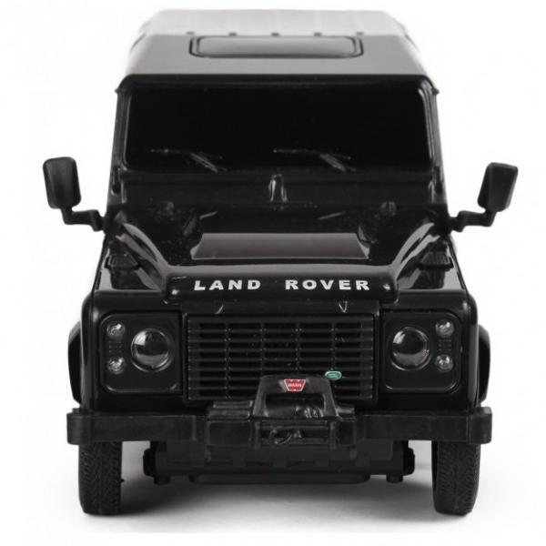 Copilul dumneavoastra se poate juca in voie cu masina cu telecomanda Land Rover Defender scara 1 la 24 oferita de brandul international Rastar Nicio cursa nu este imposibil de castigat cu acesta masinuta replica oficiala cu licenta a modelului original construita cu mare atentie la detalii Masinuta are proportiile ideale pentru momente pline de distractie si amuzament avand dimensiunile in centimetri dupa cum urmeaza  178683Masinuta functioneaza pe frecventa de 24GAlimentarea se 