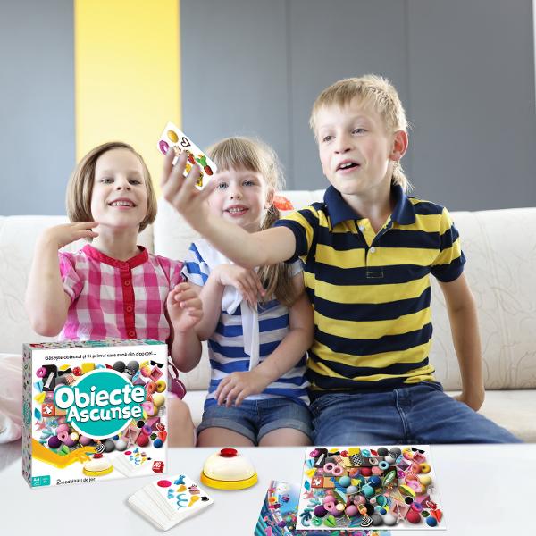 Cel mai distractiv si antrenant joc de obseratie Alege o plansa de joc trage o carte si gaseste rapid obiectul ascuns Fii primul care suna din clopotel si castiga Jocul contine 4 planse de joc 30 de cartonase cu obiecte 1 clopotel si 1 manual de instructiuni Valori dezvoltate perceptia vizuala coordonarea mana-ochi abilitati sociale Jucatori 2-4 Varsta 6 Nu necesita baterii