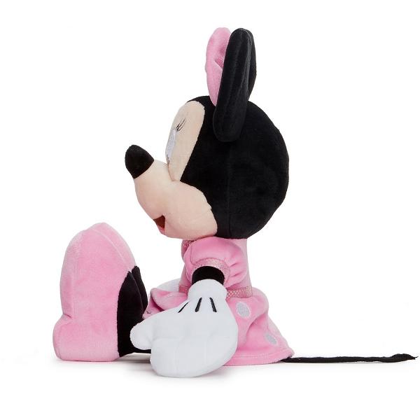 Stim ca primul cel mai bun prieten al celui mic este jucaria de plus cea alaturi de care descopera lumea si doarme linistit noaptea Minnie Mouse este prietena lui Mickey Mouse Are o personalitate placuta si este recunoscuta pentru colectia ei de funde mari de diferite culori pe care le pune pe cap Aceasta jucarie de plus este fabricata dintr-un material de calitate rezistent si in conformitate cu cerintele de calitate Disney Dimensiunea ei este de 25 de centimetri