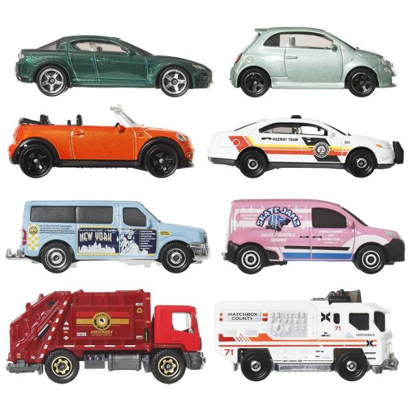 Setul Matchbox contine 8 masinute din metal fiecare realizata cu un nivel ridicat de detalii si inspirata din modelul real de vehicul Acest set special include un vehicul de politie exclusiv disponibil doar in acest pachet si combina masini sport masini clasice SUV-uri si utilaje de constructii pentru o experienta completa de joc si colectie Masinutele sunt fabricate din metal durabil cu piese din plastic la scara aproximativa 1 la 64 si sunt potrivite pentru copii de la 3 ani in sus 