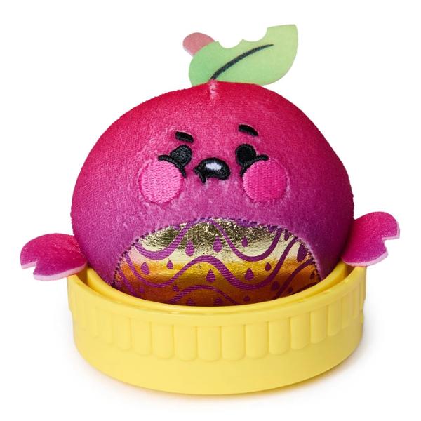 Descopera surpriza ascunsa din Magic Jellykins un set interactiv si distractiv care prinde viata atunci cand adaugi apa Fiecare pachet contine 2 figurine simpatice care apar magic si pot fi ingrijite pieptanate si colectionate Personajele au un design colorat si expresiv fiind perfecte pentru copiii pasionati de surpriza si activitati creative Procesul simplu de activare transforma joaca intr-o experienta captivanta si amuzanta Recomandat copiilor cu varsta de peste 5 