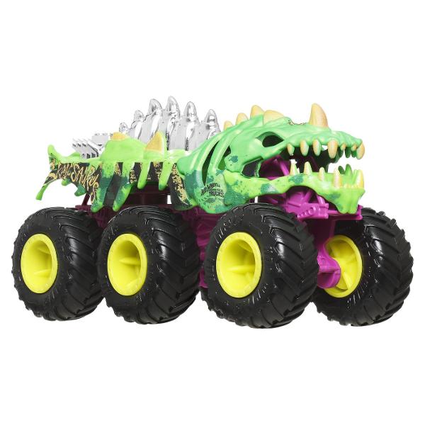Fiecare camion turnat sub presiune surprinde cu stilul si personalitatea unui personaj sau a unei creaturi populare Monster Truck la scara 164 Porneste in aventuri cu camioanele Hot Wheels Monster Trucks Big Rigs Fiecare vehicul la scara 164 transmite personalitatea popularelor creaturi Monster Truck cu decalcomanii atragatoare pe care fanii le adora Copiii pot transporta vehicule suplimentare la scara 164 pe platforma sau cu carligul de remorcare de pe Big Rig  Acest pachet contine 