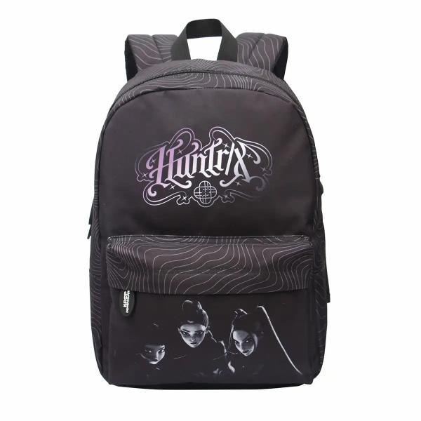 Ghiozdanul Demon Hunter BP-33 este practic si stilat conceput pentru cei care au nevoie de spatiu de depozitare si protectie pentru dispozitivele electronice Realizat din material impermeabil acest ghiozdan ofera protectie continutului in diverse conditii meteoCaracteristiciDesign tematic Demon HunterMaterial impermeabilBaza intarita cu spuma pentru protectie suplimentaraElemente reflectorizante pentru siguranta in conditii de 