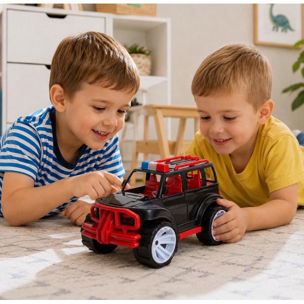 Jeepul de jucarie pentru copii este potrivit pentru jocuri active atat in interior cat si in exterior Datorita dimensiunii sale generoase si rotilor mari masinuta poate fi folosita cu usurinta pe diferite suprafete in curte in parc in nisipar sau acasa Modelul are un design atractiv inspirat de un vehicul de teren cu caroserie rezistenta bara de protectie roti stabile si elemente decorative pe acoperis Forma masinutei este adaptata pentru mainile copiilor fiind usor de impins 