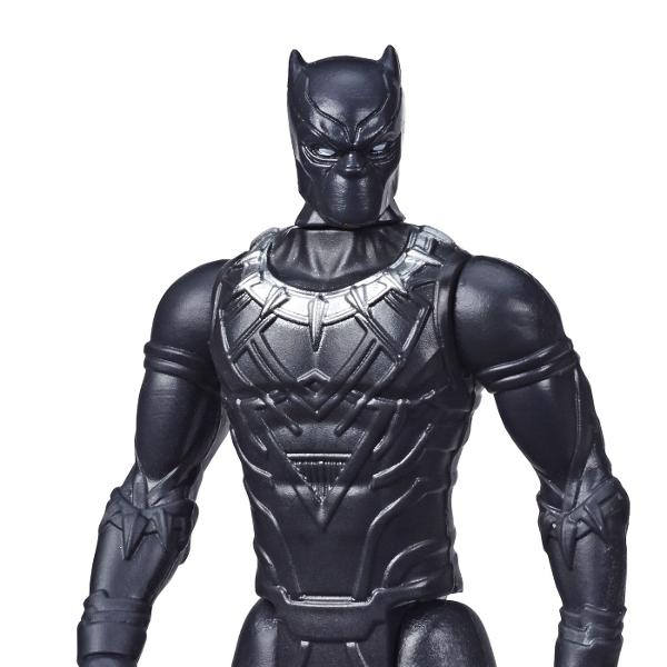 Figurina Marvel de 95 cm aduce in joaca universul spectaculos al supereroilor si este ideala pentru recrearea scenelor de actiune sau inventarea unor aventuri noi Figurina are un design inspirat de personajele emblematice Marvel cu detalii specifice si elemente articulate care permit diferite pozitii de joaca Dimensiunea compacta o face usor de manevrat transportat si integrat in colectiile de figurine ale copiilor Produsul este disponibil in mai multe modele fiecare figurina fiind 