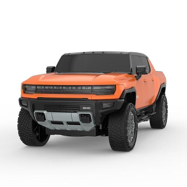 Copilul dumneavoastra se poate juca in voie cu masina cu telecomanda Hummer EV portocaliu scara 1 la 24 oferita de brandul international Rastar Nicio cursa nu este imposibil de castigat cu acesta masinuta replica oficiala cu licenta a modelului original construita cu mare atentie la detalii Masinuta are proportiile ideale pentru momente pline de distractie si amuzament avand dimensiunile in centimetri dupa cum urmeaza  212928Masinuta functioneaza pe frecventa de 24GAlimentarea se 