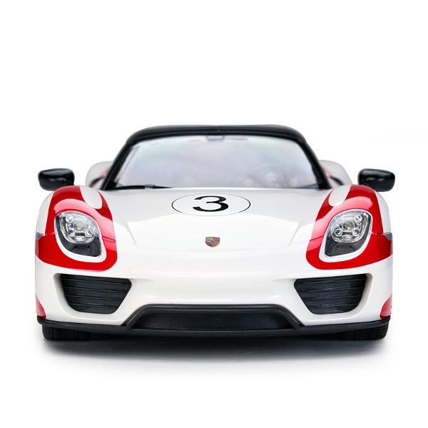 Copilul dumneavoastra se poate juca in voie cu masina cu telecomanda PORSCHE 918 SPYDER WEISSACH ALB scara 1 la 14 oferita de brandul international Rastar Nicio cursa nu este imposibil de castigat cu acesta masinuta replica oficiala cu licenta a modelului original construita cu mare atentie la detalii Masinuta are proportiile ideale pentru momente pline de distractie si amuzamentMasinuta functioneaza pe frecventa de 24GAlimentarea se face astfel  pentru masinuta sunt necesare 5 baterii 