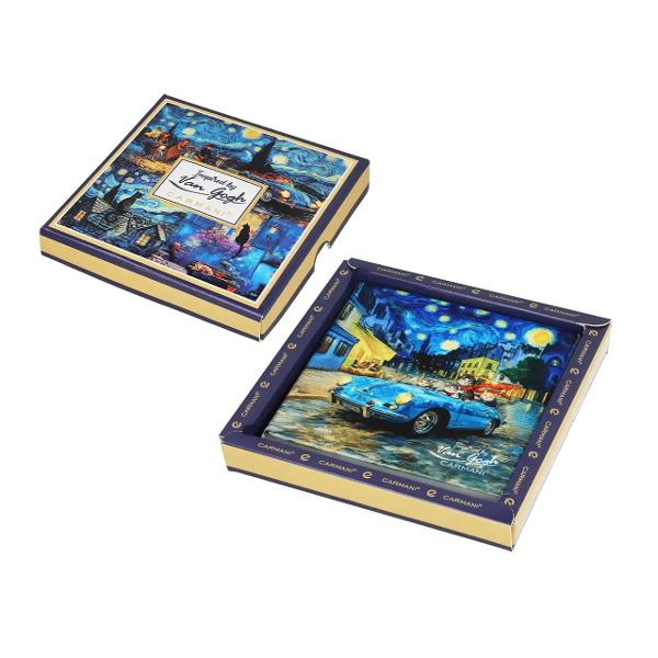 Adu frumuse&539;ea artei &icirc;n momentele tale de relaxare cu acest set de 2 suporturi ceramice pentru pahare &537;i c&259;ni inspirate de celebrele picturi ale artistului Vincent van GoghDesignul artistic evoc&259; universul fascinant al pictorului olandez renumit pentru culorile sale vibrante tu&537;ele expresive &537;i compozi&539;iile pline de emo&539;ie Inspirate de stilul 