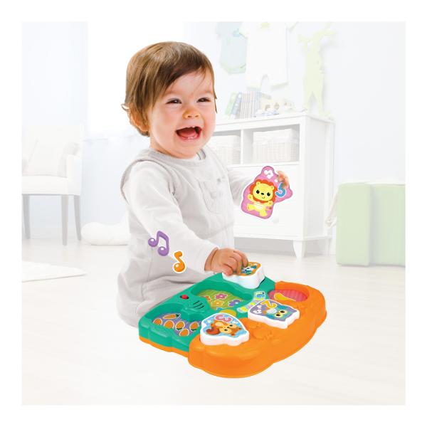 Jucaria Winfun Puzzle cu Animale si Sunete este perfecta pentru micutii care iubesc sa descopere si sa invete Puzzle-ul colorat si usor de prins ajuta la dezvoltarea abilitatilor motrice fine si a coordonarii mana-ochi Copilul tau va fi incantat sa asambleze piesele si atunci cand le potriveste corect va auzi sunete vesele si o lumina intermitenta care il recompenseaza Cu sunete amuzante melodii vesele si efecte sonore care stimuleaza atentia si curiozitatea acest puzzle interactiv aduce 