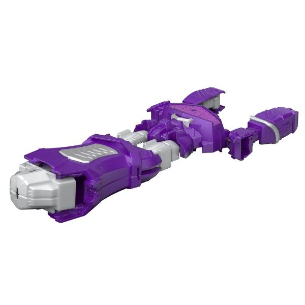 Descopera universul spectaculos Transformers cu robotul convertibil 2 in 1 de la Hasbro o jucarie de actiune care le permite copiilor sa transforme un robot intr-un vehicul si invers Inspirata din celebra serie Transformers figurina are un design detaliat cu elemente mecanice si articulatii mobile fiind ideala pentru recrearea confruntarilor dintre Autoboti si Decepticoni Transformarea se realizeaza manual in doar 6 pasi oferind o experienta interactiva care stimuleaza imaginatia 