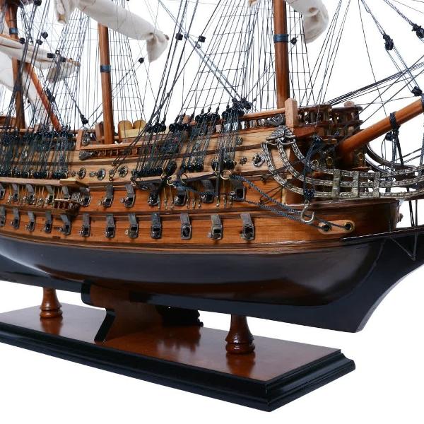 Descoper&259; un model de colec&539;ie impresionant &mdash; o&nbsp;macheta la scar&259; de calitate muzeal&259; a celebrului&nbsp;galeon&nbsp;San Felipe realizat complet manual de me&537;teri pricepu&539;i Construit&259; dup&259; metoda tradi&539;ional&259; &bdquo;plank-on-frame&rdquo; aceast&259; machet&259; evoc&259; m&259;re&539;ia unui galleon spaniol din secolul al XVII-lea cu detalii 