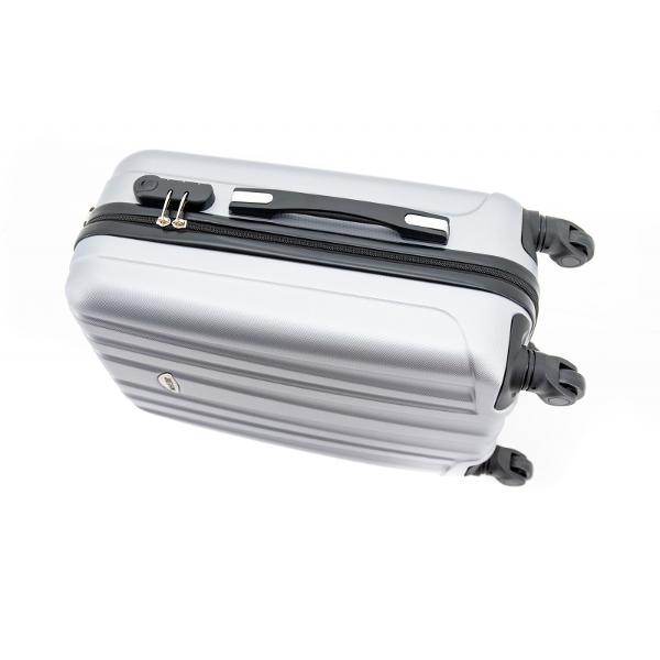 TROLER de cabina MASTER COSTA ARGINTIU 53X35X20 CMMaterial ABS;Dimensiuni 62X41X24 CM;Numar roti 4 roti;Garantie 24 luniTrolerul este confectionat din material ABS superusor si rezistentCele patru roti spinner cu rotatie de 360&deg; iti ofera lejeritate in miscariSistem telescopic cu blocare in trepte ce permite ajustarea inaltimii trolerului in functie de nevoile&nbsp;personaleCele doua manere unul 