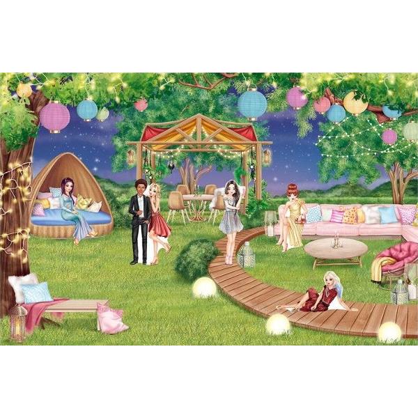 Carte de decorat cu autocolante pentru fetePe 16 pagini exist&259; motive de fundal cum ar fi petreceri grozave film&259;ri interesante sau loca&539;ii interesanteInclude 145 de autocolante de lipitDimensiune carte de autocolante aprox 33 x 25 x 05 