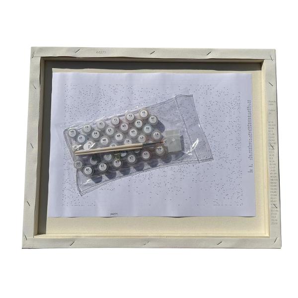 Tablou pe numere te poate scufunda partial in lumea fanteziilor tale si iti ofera posibilitatea de a patrunde mai mult in lumea artei de a petrece placut si productiv timpul liber De asemenea rezultatul muncii poate sa se transforme in decor pentru casa sau o ideie minunata de cadou&nbsp; &nbsp;Ce contine setul de pictura pe numereUn desen contur cu indicarea numarului culorii 4050cm Fiecare celula de contur a imaginii este numerotata si corespunde unei cutii 