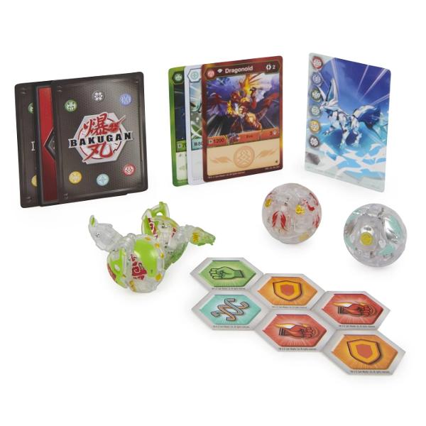 Pachetul de pornire Bakugan are tot de ce ai nevoie pentru a intra in actiune Adauga la colectia ta doi Bakugan epici din Bakugan Evolutions un puternic Bakugan Ultra sase BakuCores puternici si carti de colectie cu personaje toate incluse Rostogoleste-ti Bakugan-ul peste BakuCorele incluse pentru a deschide Baku-Actiune sau alege Bakugan Ultra pentru a dezlantui o transformare deschisa cu un salt epic &Icircn plus foloseste cardul Gate inclus pentru si mai multe moduri de a juca 