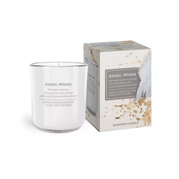 Adaug&259; o not&259; de delicate&539;e rafinament &537;i armonie casei tale cu lum&acirc;narea parfumat&259; Angel Wings de la Bartek Candles Inspirat&259; de puritatea &537;i frumuse&539;ea aripilor de &icirc;nger aceast&259; lum&acirc;nare &icirc;mbin&259; un design elegant cu un parfum floral-fructat delicat &537;i reconfortantCompozi&539;ia olfactiv&259; debuteaz&259; cu note 