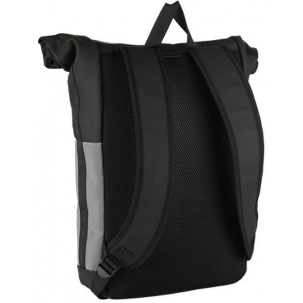 Rucsac Bowie - New York Rolltop culoare negruRucsacul Bowie – New York combina stilul modern confortul si functionalitatea intr-un design atragator oferindu-ti spatiu generos de depozitare si o protectie optima pentru obiectele personale Cu posibilitatea de ajustare si flexibilitate acest rucsac iti ofera confort maxim in timpul purtarii si se adapteaza nevoilor tale in orice situatie fiind partenerul perfect pentru calatorii rapide si pline de stil Cu fata acoperita 