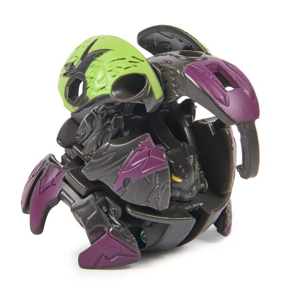 Arunca rostogoleste si depoziteaza-ti Bakugan-ul pe setul tau de joaca ce contine paleta cu arc si 3 totemuri-obstacole Decoreaza-ti setul de antrenament cu steagurile clanului care iti vor reprezenta Bakugan-ul  Fiecare set de antrenament este tematic reprezinta diferitele clanuri din serial si este asociat unui Bakugan din acelasi clan Ce clan vei alege Rostogoleste-ti Bakugan-ul in jos si loveste piesa de perete inclusa pentru a delimita batalia  Combina-ti Bakugan-ul cu sistemul de 