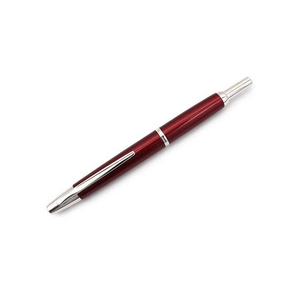 Stilou Pilot Capless Decimo Rhodium varf fin rosu&128395; Stiloul Capless Decimo Rhodium este un stilou incarcat de istorie si tehnologie&128395; Design-ul impresionant impreuna cu ingenioasa tehnologie folosita il face potrivit pentru noua era&128395; Corpul metalic este de-un rosu stralucitor cu accente de rodiu si se asorteaza perfect cu penita din aur de 18K placata de asemenea cu rodiu&128395; Capless este stiloul la care cerneala nu 