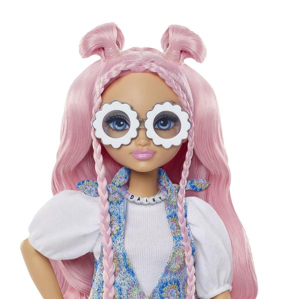 Papusile Barbie Dream Besties incurajeaza copiii sa-si impartaseasca talentele unice lumii la fel ca Daisy Jean Daisy Jean viseaza sa detina o casa de muzica si sa cante la cel mai mare festival de muzica ajuta-o sa-si urmareasca visurile cu 9 accesorii diferite cu tematica muzicala inclusiv casti o tableta DJ si telefon Papusa de moda are de asemenea parul lung si ondulat roz pentru distractia de coafat Papusile Barbie Dream Besties inspira copiii de la 4 ani in sus sa-si implineasca 