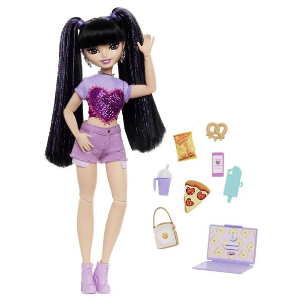 Papusile Barbie Dream Besties incurajeaza copiii sa-si impartaseasca talentele unice lumii la fel ca Renee Renee viseaza sa gazduiasca o emisiune culinara si de calatorie - ajuta-o sa creeze vloguri cu 11 accesorii inclusiv o pizza un covrig si un laptop Papusa de moda are parul lung si negru cu reflexe mov stralucitoare pentru distractia de coafare Papusile Barbie Dream Besties inspira copiii de la 4 ani in sus sa viseze mare si sa-si implineasca visele Papusa nu poate sta singura 