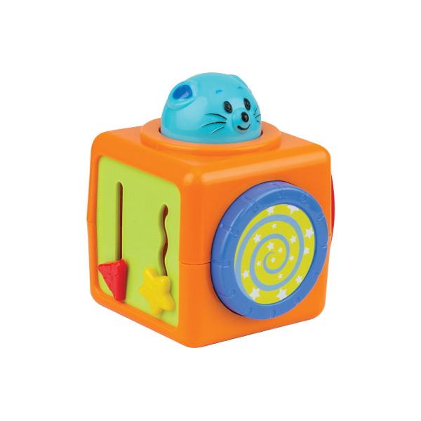 Cuburile cu activitati sunt o modalitate distractiva si educativa pentru bebelusi sa exploreze si sa invete Fiecare cub este conceput pentru a oferi o experienta interactiva captivanta care sa stimuleze simturile si sa incurajeze dezvoltarea motorie si cognitiva a micutilor Fiecare cub are un design atragator cu animale jucause culori vibrante si include si elemente interactive precum o fereastra glisanta o oglinda si un buton care incurajeaza descoperirea si jocul creativ Fluturele si 