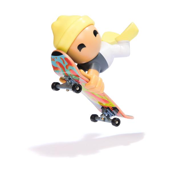 &Icircnvata cum sa faci fingerboarding cu noul Tech Deck Echipa Sk8  Fiecare pachet vine cu o placa Tech Deck si un membru al Echipei Sk8 pentru a incepe colectia Cu 6 figuri Echipa Sk8 de colectionat imbunatateste-ti abilitatile pentru a stapani miscari precum ollies si power slides Pune-ti membrul echipei de skateboarding pe puntea de skateboard si incepe sa exersezi Scaneaza codul QR pentru tutoriale video pentru a studia miscarile preferate Ia-ti Echipa Sk8 intr-o aventura cu 