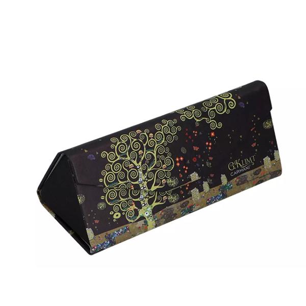Toc pliabil pentru ochelari – Klimt – Pomul vietii 16 cmElegan&539;&259; atemporal&259; într-un format compact Acest toc pliabil pentru ochelari decorat cu celebra oper&259; S&259;rutul de Gustav Klimt îmbin&259; rafinamentul 