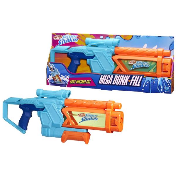 Blasterul cu apa Nerf Super Soaker Dunk-Fill Mega are un rezervor cu umplere instantanee astfel incat esti gata sa te lansezi pe suvoaie de distractie Designul inovator al rezervorului permite umplere super rapida pur si simplu scufunda-l si da drumul distractiei Nimic complicat doar scufunda rezervorul in apa si priveste cum se umple rapid Rezervorul transparent are capacitate de 1005 ml Scufunda rezervorul in apa si esti gata pentru jocuri cu apa in aer liber intr-o clipa Pompeaza 