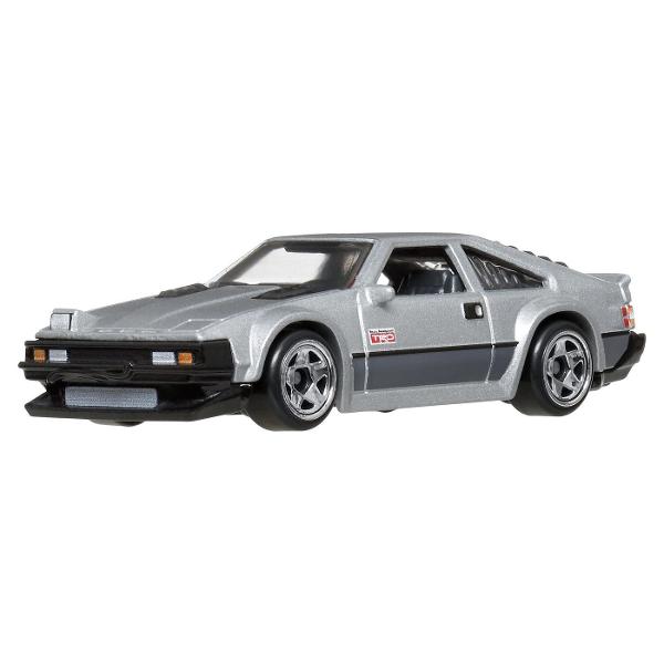 Du-ti jocul la nivelul urmator cu setul Hot Wheels Streets of Japan Acest set de sase vehicule prezinta modele japoneze turnate frumos atat moderne cat si vintage intr-o versiune complet finisata din metal Setul Hot Wheels Streets of Japan contine 6 vehicule Hot Wheels care celebreaza industria auto japoneza Da un impuls unei colectii Hot Wheels existente cu acest set de 6 piese sau intra direct in joc pentru a incepe o serie complet noua O idee grozava de cadou pentru colectionarii de 