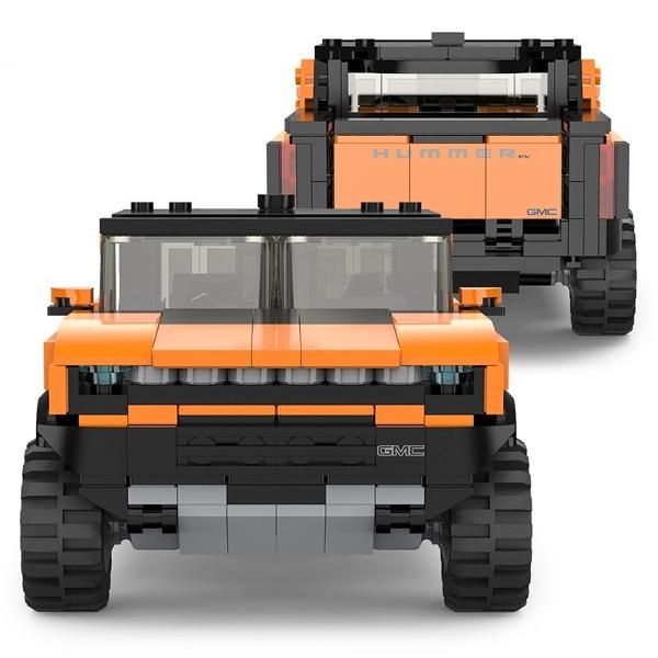 Setul de caramizi de constructie RASTAR Hummer EV este o jucarie versatila si captivanta care se adreseaza unei game largi de entuziasti oferind o experienta de constructie detaliata si captivanta si un model perfect proportionat pentru expunere Cadou ideal pentru toate varstele Recomandat pentru varstele de 6 ani si peste acest set de constructie este perfect atat pentru fanii Hummer cat si pentru colectionarii adulti oferind o experienta distractiva si educativa ce imbunatateste 