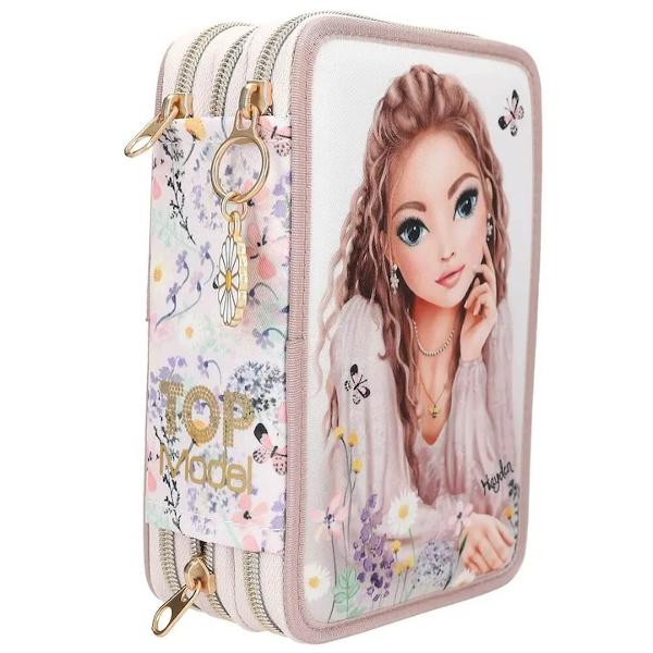 Penar Triplu Echipat TOPModel Summer Feeling – Design Floral RomanticPenarul triplu TOPModel Summer Feeling impresioneaza prin designul sau feminin si delicat cu un motiv romantic pe fata si imprimeu floral cu fluturi care inconjoara intregul penar Detaliul decorativ in forma de floare atasat fermoarului adauga un plus de stil si originalitatePractic si bine compartimentat penarul dispune de trei compartimente separate fiecare complet echipat 
