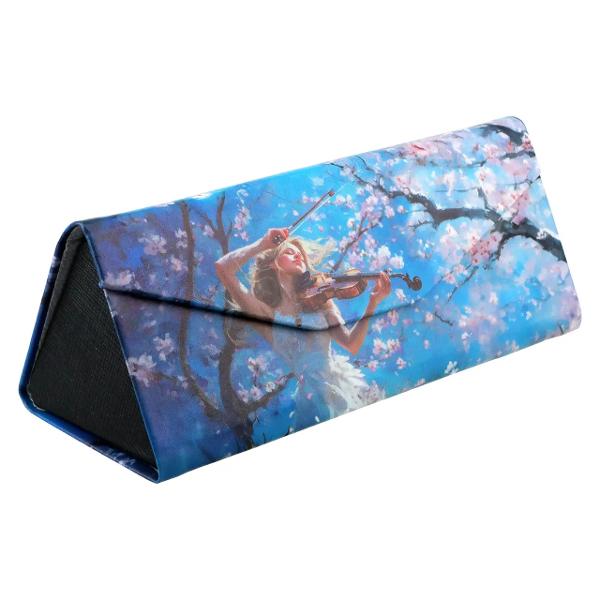 Protejeaz&259;-&539;i ochelarii într-un stil rafinat Acest etui pliabil din colec&539;ia „Colorful dizziness of textiles” aduce un echilibru perfect între utilitate &537;i estetic&259; Motivul floral vibrant transform&259; un obiect practic într-un accesoriu elegant ideal pentru utilizarea zilnic&259; Compact u&537;or &537;i conceput în Polonia — un detaliu care scoate în eviden&539;&259; 