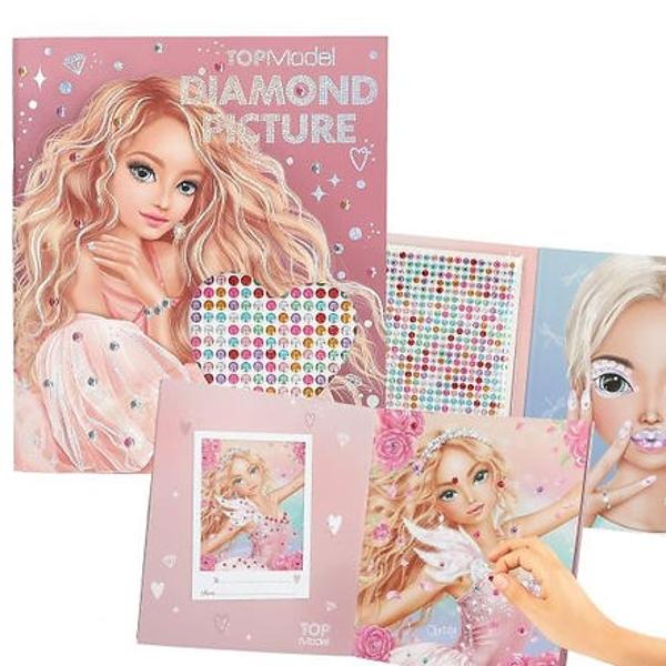 Distractie fantastica cu stickere cu diamante In aceasta carte grozava cu stickere TOPModel poti face 10 motive frumoase de model sa straluceasca cu pietrele pretioase colorate din 2 coli de stickere Cu imagini pentru inspiratie