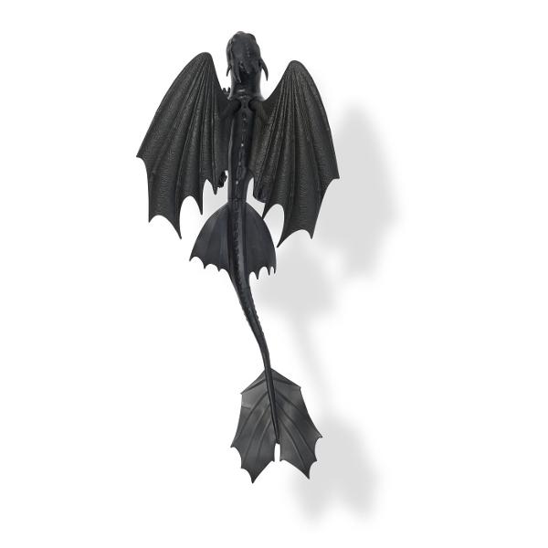 Adauga in colectia ta indragitele figurine cu dragoni din How to Train Your Dragon Figurinele au cap si aripi mobile fiind perfecte pentru joaca interactiva si aventuri imaginative alaturi de ceilalti dragoni din universul lor Design detaliat inspirat din film Acestia sunt acum gata de actiune Figurinele au aripi mobile si un design realist ideale pentru a recrea lupte aeriene sau pentru colectionare Aripi mobile pentru miscare dinamica Detalii impresionante si culori vii Acest pachet 