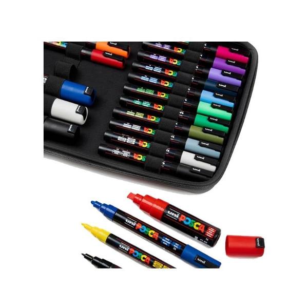 Mapa din PVC Uniball Posca echipata cu 40 de markere Universul culorilor capata o noua dimensiune Markerele din aceasta mapa deosebita sunt potrivite pentru orice suprafataO colectie impresionanta ideala atat pentru artistii profesionisti cat si pentru pasionatii de proiecte handmade Caracteristici markere Posca- varfuri cu 4 grosimi diferite pentru trasarea de linii perfecte PC-1M PC-3M PC-5M 