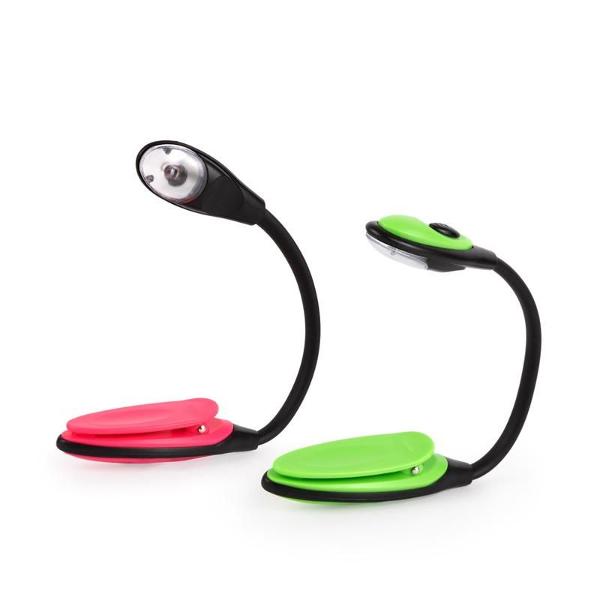 Aceast&259; lamp&259; practic&259; cu clips este flexibil&259; flexibil&259; &537;i poate fi utilizat&259; oriunde Cu LED-urile sale luminoase este perfect&259; pentru acas&259; &537;i în deplasare ca lamp&259; de citit lamp&259; de cort lamp&259; de c&259;l&259;torie &537;i multe altele Include baterii înlocuibile 2x CR1220 Îndep&259;rta&539;i protec&539;ia bateriei înainte de prima utilizare Dimensiuni aprox 28 x 258 