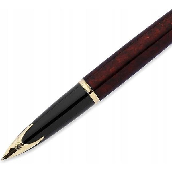 Stilou Waterman Carene Marine Amber GT S0700880 Stiloul Waterman din seria Carene Marine Amber se distinge prin designul s&259;u extravagant într-o edi&539;ie clasic&259;Corpul stiloului este realizat din lac negru &537;i chihlimbar &537;i finisat cu aur de 23kAcesta este un produs extrem de luxos realizat din materiale nobile Finisaje placate cu aur de 23 de carate stiloul este prev&259;zut cu o peni&539;&259; din 