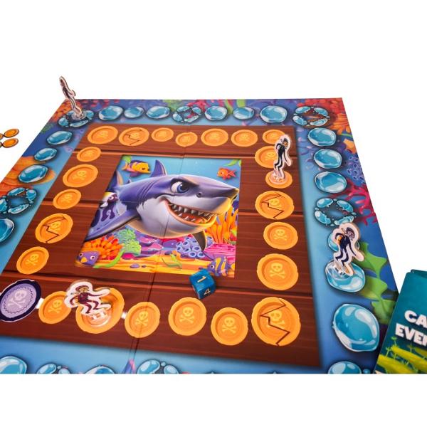 Marele Alb a pus st&259;p&acirc;nire pe epava navei Barbarossa Acest rechin fioros a capturat mult r&acirc;vnita comoar&259; a pira&539;ilor &icirc;ns&259; c&acirc;&539;iva scafandri curajo&537;i au hot&259;r&acirc;t c&259; vor face tot ce le st&259; &icirc;n putin&539;&259; ca s&259; o recupereze &537;i s&259; trimit&259; ho&539;ul rechin &icirc;napoi &icirc;n abisul de unde a venitEchipeaz&259;-te aventureaz&259;-te &icirc;n apele misterioase &537;i fii tu cel 