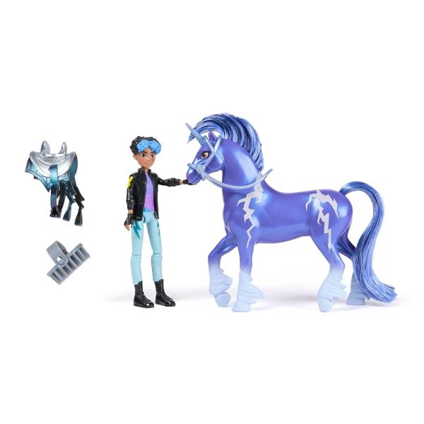Intra in lumea magica a serialului Netflix cu Unicorn Academy – Rory & Storm un set plin de aventura prietenie si magie Rory elevul curajos al academiei este insotit de unicornul sau loial Storm cu o coama stralucitoare si fulgere mistice care ii simbolizeaza puterea Copiii pot recrea momentele preferate din serial sau isi pot imagina propriile povesti pline de fantezie in care prietenia dintre Rory si Storm invinge orice provocare Setul include accesorii detaliate si este 
