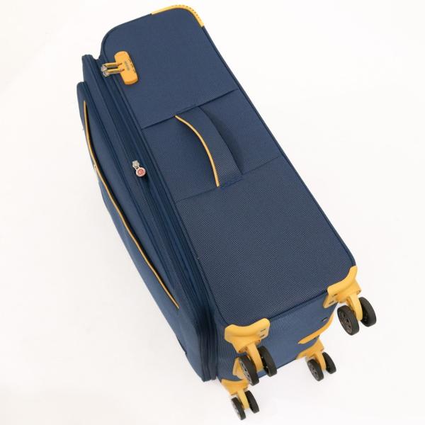 Material impermeabilTroler cu 4 roti prevazut cu un buzunar frontal cu fermoar&nbsp;Placuta identificareManer lateral si superior pentru toate dimensiunile si deasemenea maner plastic in partea de jos a trolerului pentru o manevrare mai usoaraTroler mediu si mare expandabil 30 spatiuTrolerul mare si mediu au in partea opusa manerului lateral 2 picioruse transversale care permit asezarea trolerului fara a atinge solul evitandu-se astfel 