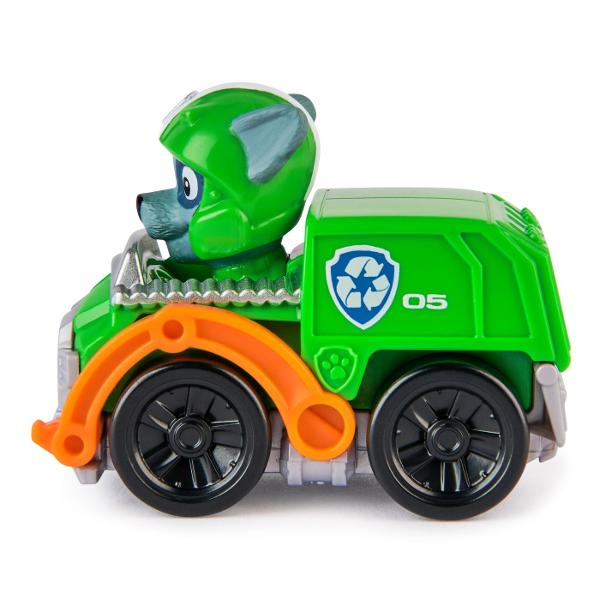 Porniti in ajutor cat mai curand posibil cu noile vehicule True Metal ale Patrulei Catelusilor Aceste modele uimitoare de metal la scara 1 55 arata exact ca cele cunoscute de dvs din serialul TV preferat Datorita multor detalii si graficelor de pe caroserie rotilor reale si elementelor turnate din metal aceste masini vor ajunge primele pe locul de actiune Luati-l in mana pregatiti-l si trimiteti-l la actiune cu o singura miscare La volanul fiecaruia sta un animal cu urechile fluturand 