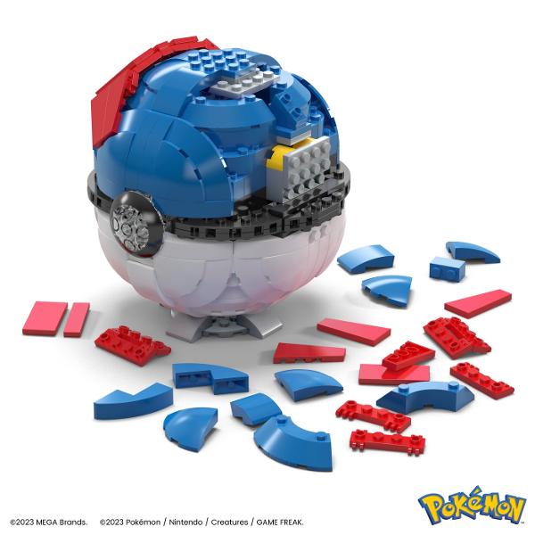 Fanii isi pot arata dragostea pentru Pok&eacutemon cu acest set de constructie Super Ball cu aspect autentic Asamblati modelul de 13 cm asezati-l pe suportul inclus apoi apasati butonul central pentru a activa luminile pentru o experienta cu adevarat autentica