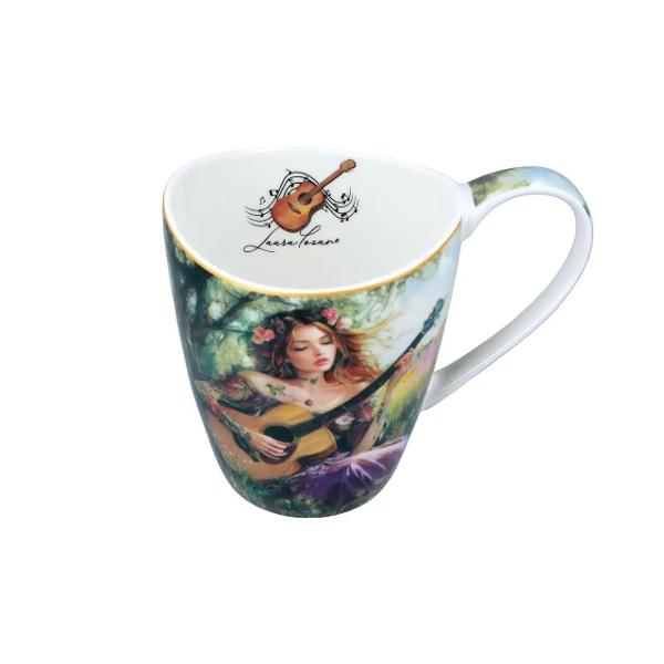 Can&259; rafinat&259; din por&539;elan fin cu o capacitate de 350 ml decorat&259; cu un design artistic din colec&539;ia &bdquo;Muzica sufletului feminin&rdquo; semnat&259; de Laura Lozano Ilustra&539;ia delicat&259; prezint&259; o t&acirc;n&259;r&259; care c&acirc;nt&259; la chitara aflat&259; &icirc;ntr-un c&acirc;mp plin de flori s&259;lbatice cre&acirc;nd o atmosfer&259; poetic&259; &537;i plin&259; de sensibilitatep 