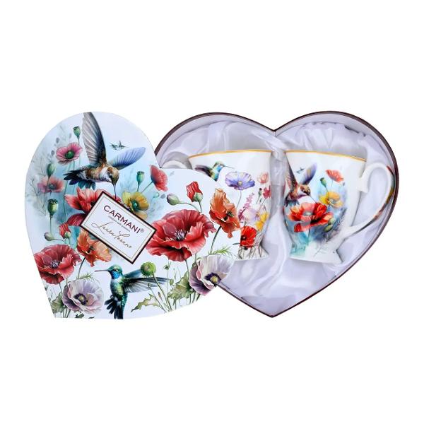 Set rafinat format din 2 c&259;ni din por&539;elan fin cu o capacitate de 280 ml fiecare decorate cu un superb motiv &bdquo;Flori &537;i Colibri&rdquo; semnat de artista Laura Lozano Designul vibrant surprinde delicate&539;ea florilor &icirc;n armonie cu gra&539;ia psrilor colibri cre&acirc;nd o compozi&539;ie plin&259; de culoare &537;i energie inspirat&259; din frumuse&539;ea naturiiC&259;nile sunt 