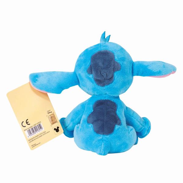 Plus Disney Stitch 35 cm este o jucarie moale si simpatica inspirata din celebrul personaj din universul Lilo si Stitch Realizat din materiale textile fine si placute la atingere acest plus reda fidel trasaturile lui Stitch cu ochi mari expresivi urechi late si detalii brodate atent finisate Dimensiunea de 35 cm il face potrivit pentru imbratisari joaca zilnica sau pentru a fi asezat ca element decorativ in camera copilului Este usor de transport ideal pentru calatorii sau pentru 