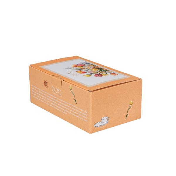 Setul pentru mic dejun &ndash; can&259; jumbo &537;i farfurioar&259; lung&259; LALELE din colec&539;ia Flower Classic este realizat din por&539;elan New Bone China caracterizat printr-o culoare alb-crem natural&259; cu o str&259;lucire delicat&259; &537;i o rezisten&539;&259; &537;i durabilitate excep&539;ionale men&539;in&acirc;nd &icirc;n acela&537;i timp lejeritatea &537;i fine&539;eaLinia este 