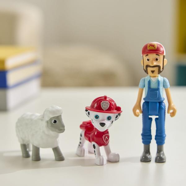 Porneste la distractie si aventura cu pachetul de 3 figurine din Patrula Catelusilor Acest trio dinamic este gata sa protejeze Golful Aventurii pe uscat si pe mare Personajul vine in uniforma in timp ce catelul este gata sa exploreze in echipamentul sau caracteristic Fiecare figurina este decorata cu detalii autentice ale personajelor si membre pozitionabile pentru misiuni de salvare palpitante Perfect pentru jocuri imaginative si povestiri acest set este excelent pentru fanii care doresc 