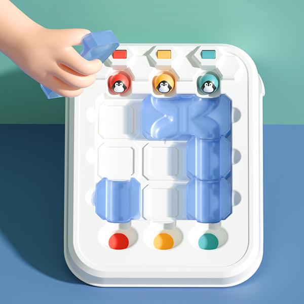 Joc educational Aventura Pinguinilor Jocul necesita o analiza atenta pentru a plasa piesele in pozitiile corecte si stabileste care piese lipsesc Este ideal pentru formarea abilitatilor de observare rationament cognitiv planificare si rezolvare de probleme